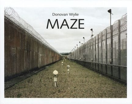 Wylie Donovan Maze. 2 volumes reliés en toile dans