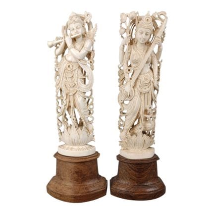 PAIRE DE FIGURINES Paire de sculptures indiennes e