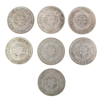 七枚10 $00银币，纯度为720/1000。其中六枚来自莫桑比克，一枚来自安哥拉。重量：34.2格
