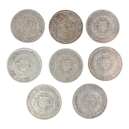 八枚20$00银币，纯度为720/1000，出自莫桑比克旧殖民地。重量：78.7格拉。