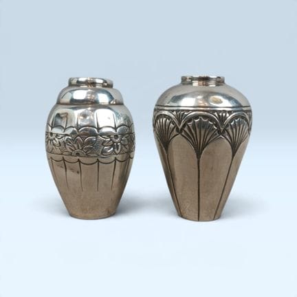 DOS JARRAS ART DÉCO. Plata portuguesa de 833/1000.