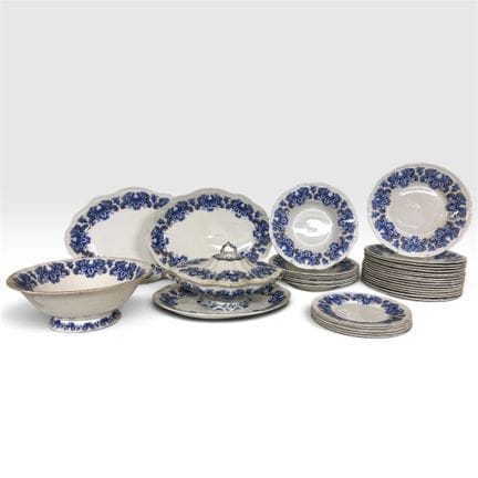 DINNER SERVICE SET made of English porcelain by Cl