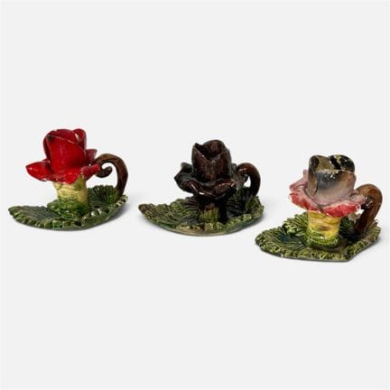 THREE PALMATÓRIAS made of molded and glazed cerami