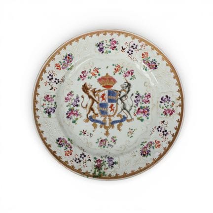 PIATTO "ARMORIAL" IN PORCELLANA SAMSON - Piatto in