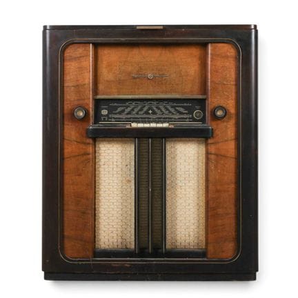 RADIO CON GIRODISCHI - Radio con giradischi integr