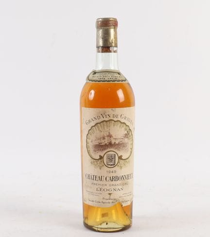 1 bottle of Château Carbonnieux, 1949, a fine Grav