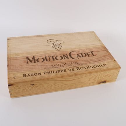 6 bottles of Mouton Cadet Baron Philippe de Rothsc