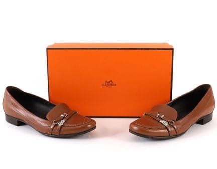 PAIRE DE MOCASSIN HERMÈS POUR DAME
Paire de mocass