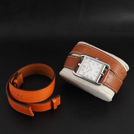 HERMES 
Iconic Cape Cod stainless steel watch brac