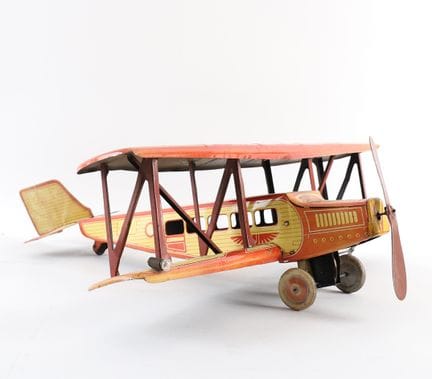 IMPORTANTE AEREO BIPLANO IN LAMIERA, Germania, CIR