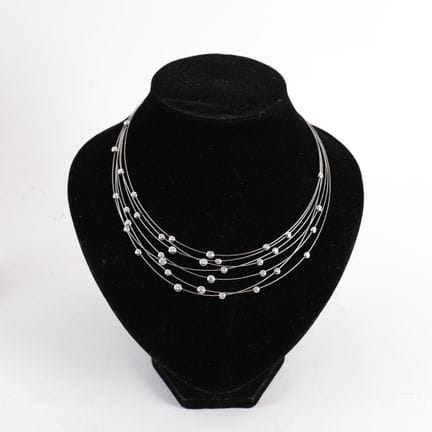 BEAUTIFUL GOLD AND DIAMOND NECKLACE
A beautiful ne