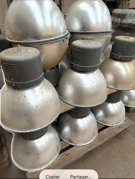 10er-Set GEWISS-Lampen, ab Werk
Lampen aus Alumini