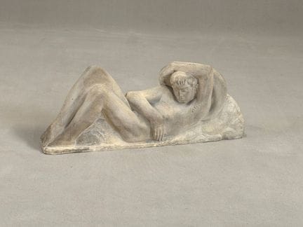 VEDO
Donna distesa
Scultura in pietra
31 x 80 x 13