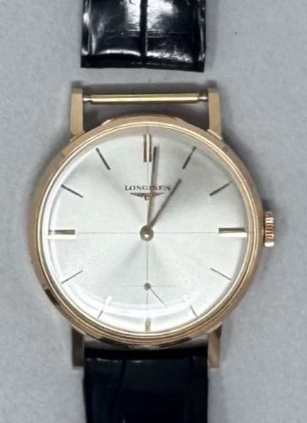 LONGINES
Orologio ultrapiatto con quadrante circol