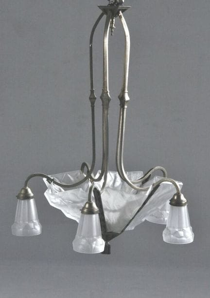 DEGUE
Imponente lampadario in bronzo nichelato imp