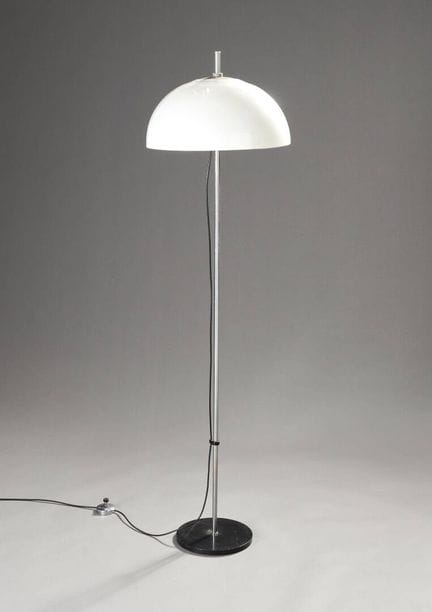 Verner Panton, dans le style de
Lampadaire à base 