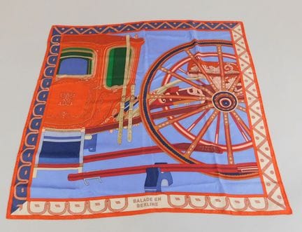 HERMES Paris
Carré en soie à décor imprimé modèle 