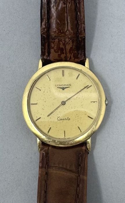 LONGINES
Orologio ultrapiatto con quadrante circol