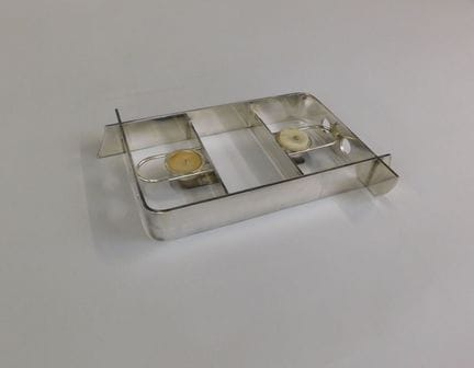 法国现代主义作品
镀银青铜保温盘
34.5 x 24.5 厘米