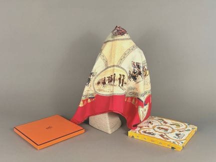 HERMES Paris
Carré en soie à décor imprimé modèle 