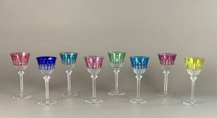 SAINT-LOUIS Modèle Tommy
Suite de 8 verres Roemer 