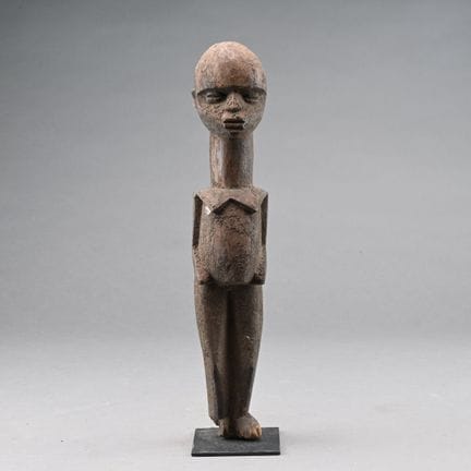 LOBI, BURKINA FASO
Statua femminile Batéba in legn