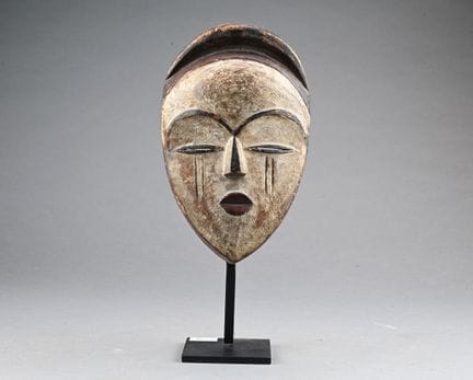 VOUVI, TSOGHO, GABON
Maschera in legno con patina 