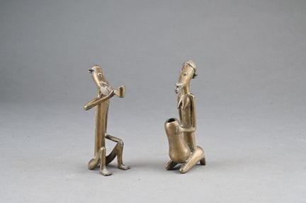 DOGON, MALI
Coppia di statuette in bronzo con pati