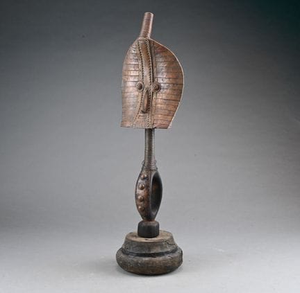 MAHONGWE, GABON
Figura reliquiario in legno intagl