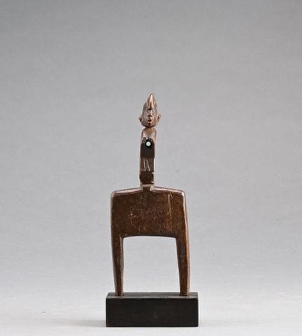 DOGON, MALI
Puleggia antropomorfa in legno per tel
