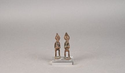 LOTE DE 2 ESTATUILLAS DE BRONCE DE ÁFRICA OCCIDENT