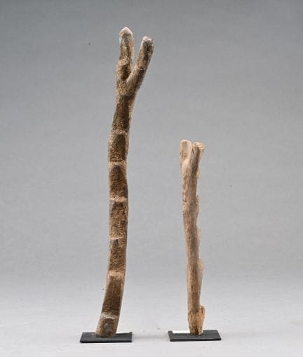 DOGON, MALI
Zwei kleine Votivleitern aus Holz mit 