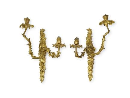 Coppia di applique in bronzo finemente cesellato e