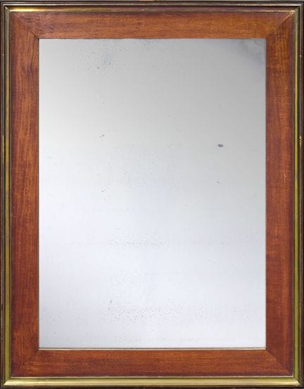 Specchio in mogano con cornice bordata di ottone 
