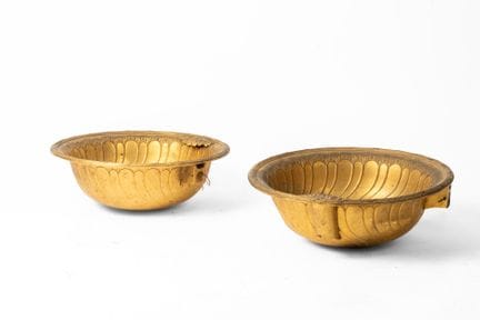 Coppia di lavabi da bagno girevoli in bronzo cesel