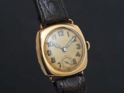 IWC (International Watch Company)
Armbanduhr aus 1