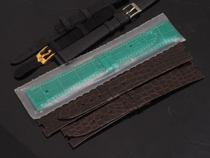 萧邦与欧米茄
五条表带组合，其中两条为萧邦阶梯式表耳表带。
适用于表耳间距为19毫米、18毫米及欧米