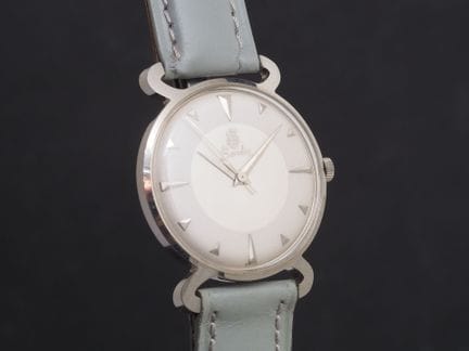 SANDOZ
Steel wristwatch. Round case. Screw-down ca