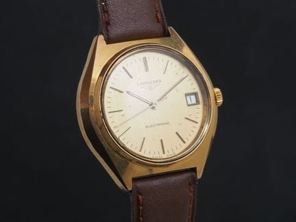 LONGINES
Gold-plated wristwatch. Round case. Screw