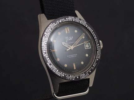 VOIT SkinDiver
Stainless steel diving watch. SkinD