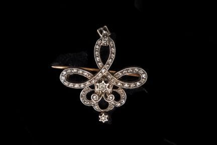 Brosche im Napoleon-III-Stil aus Silber auf 750er 