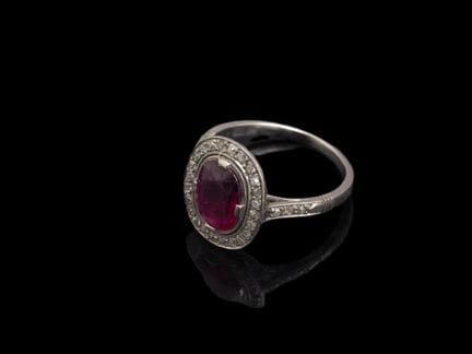 Set bestehend aus einem Ring aus 900er Platin und 