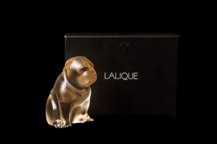 LALIQUE  FRANCIA
Oggetto in vetro pressato di colo