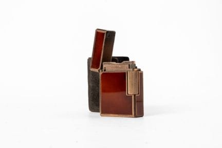 S.T. DUPONT
Gas lighter made of gold-plated metal 