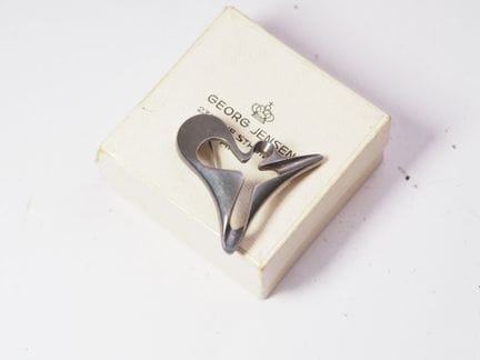 GEORGES JENSEN
Spilla in argento dalla forma sinuo