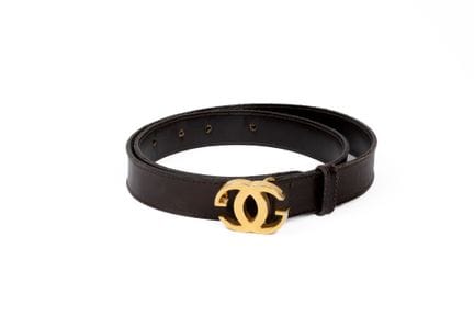 GUCCI
Belt with a gold-tone metal double G buckle.