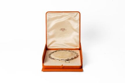 HERMES
Collana a catena con anelli a forma di anco