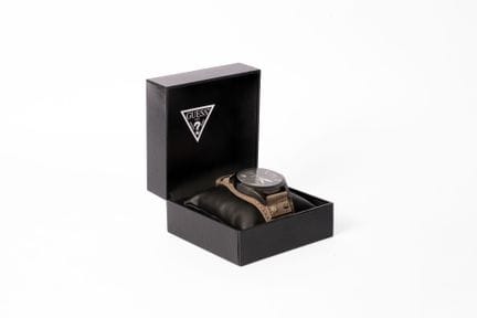GUESS
Orologio da polso con finitura nera. Quadran