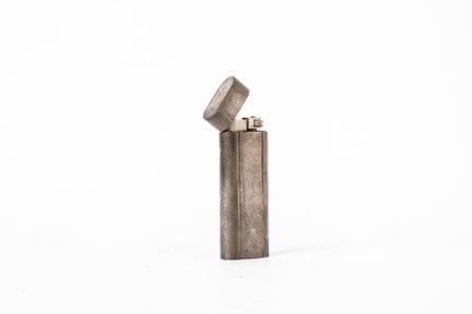 CARTIER Must
Silver plated gas lighter with a diam