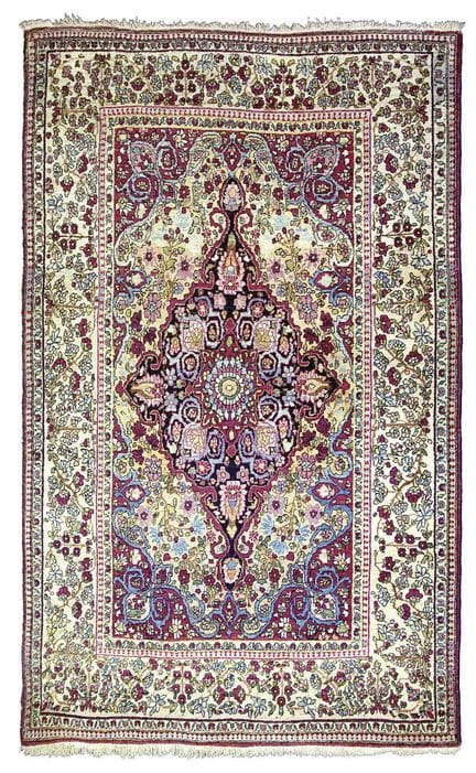 Tapis TÉHÉRAN (Perse)
Fin du 19e siècle. 
Velours 